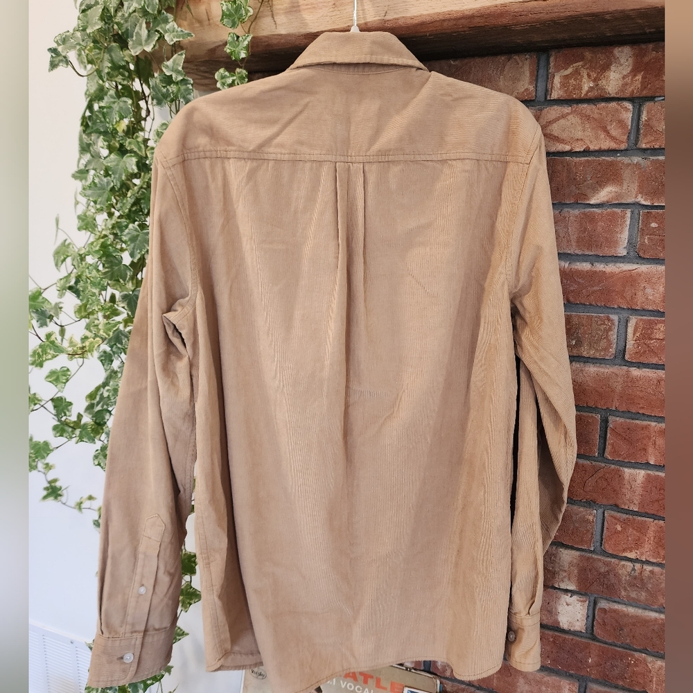 Vineyard Vines Men's Corduroy Khaki Button-Down Shirt - Picture 2 of 5